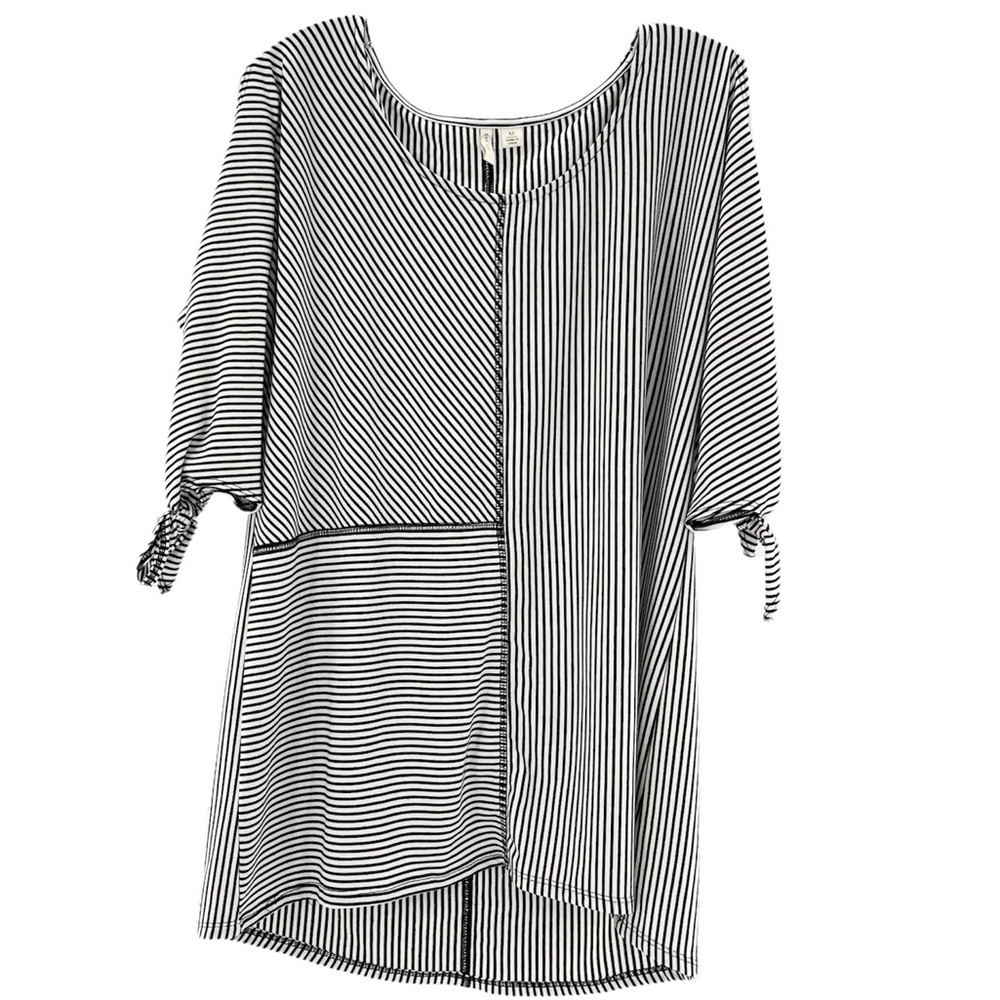 C EST. 1946 Striped Tie Sleeves Blouse Black And White Size Medium